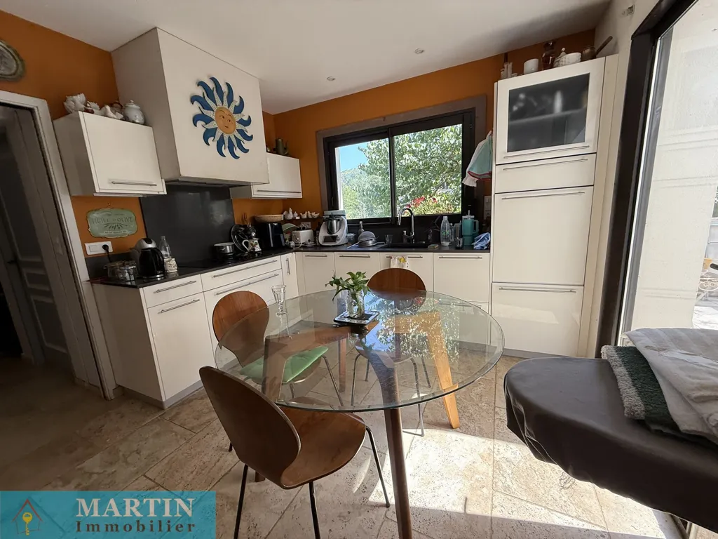 Cucina - Mas with River Access in Peaceful Hamlet