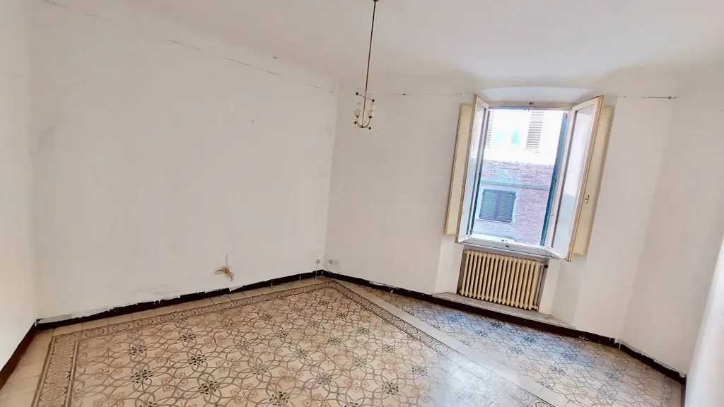 Rooms - 7-Room Apartment with Balcony in Fabriano