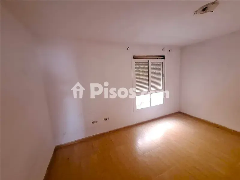 Pièces - Ground Floor Flat with Renovation Potential in Roquetas de Mar