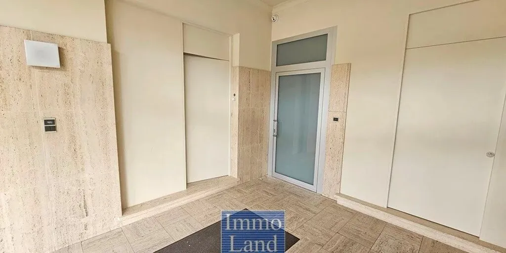 Esik - Apartment with Good Condition in Hasselt