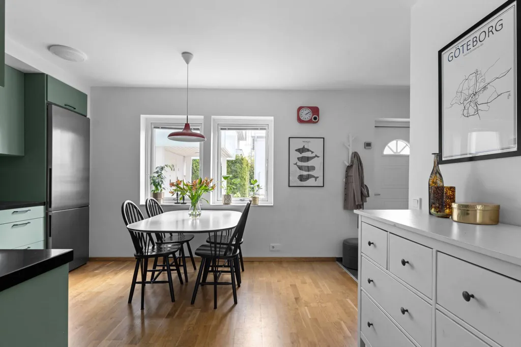 Söögituba - Modern Flat with House-Style Feel in Central Älta