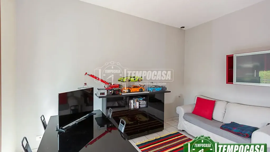 Elutuba - Renovated Apartment with Balcony in Codogno Centre