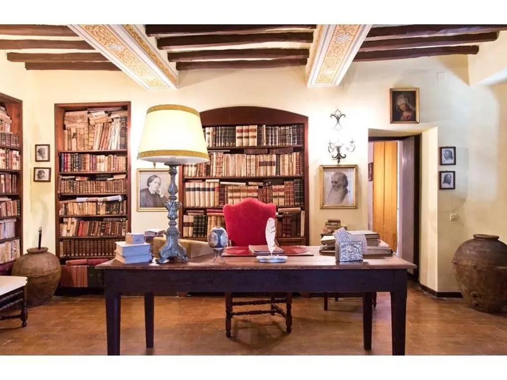 Bureau - Luxury Villa with Private Chapel in Bosco, Umbria