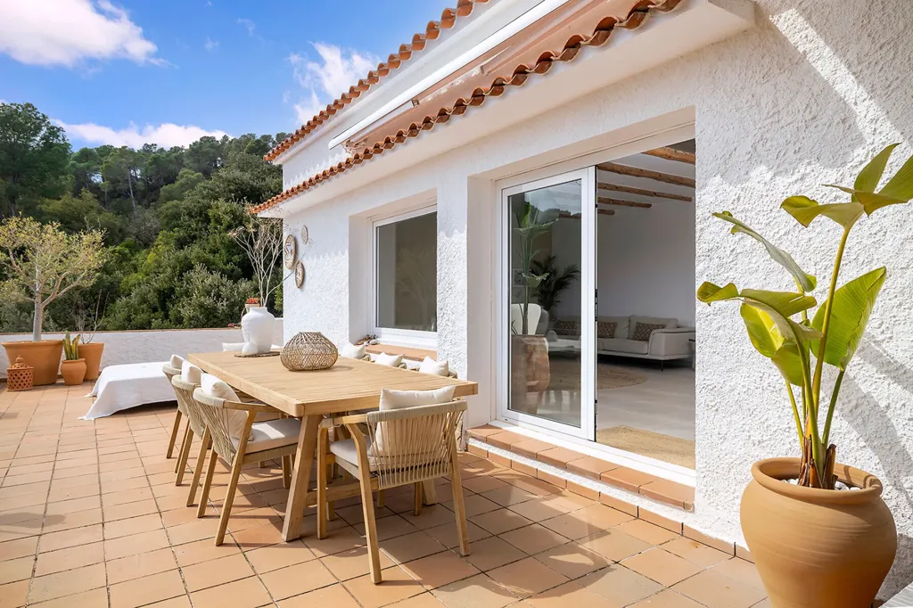 Terrasse - Renovated Villa with Sea View in Vall-Llobrega