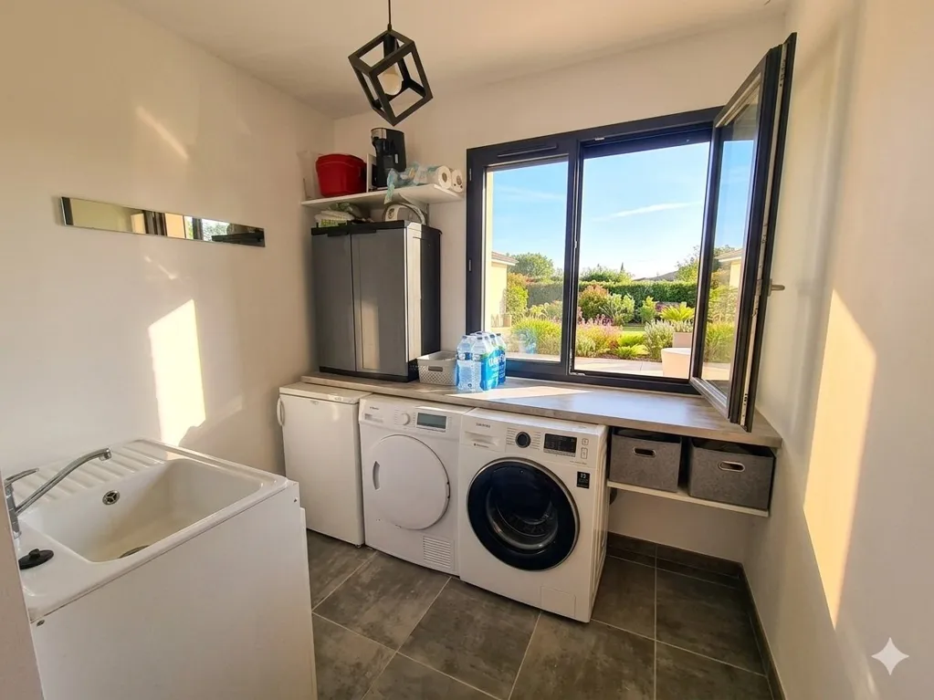 4-toaline maja asukohas Bize-Minervois