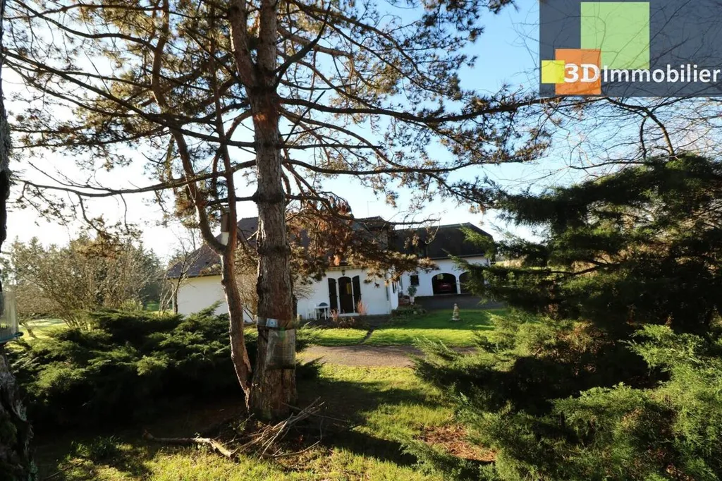 Jardin - Maison de Campagne avec Piscine et Jardin à Dole