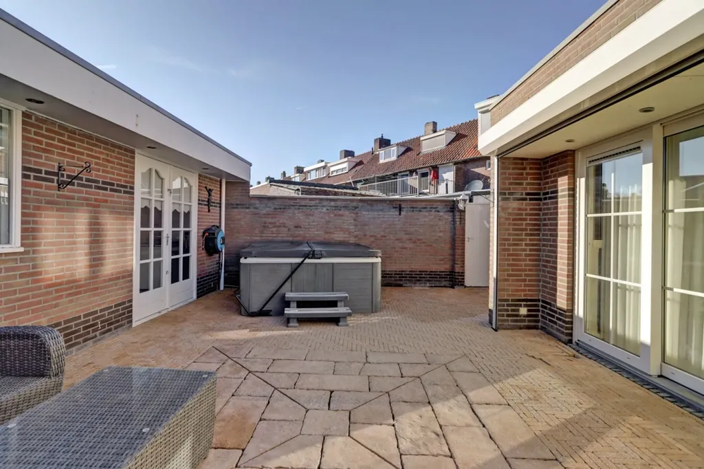 Terrass - Corner House with Garden in Groenewoud