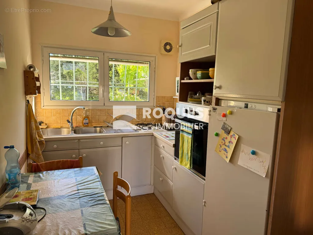 Cuisine - Villa de Plain-Pied avec Jardin à Lodève