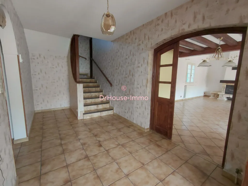 Esik - Provençal Villa with Pool in Charols