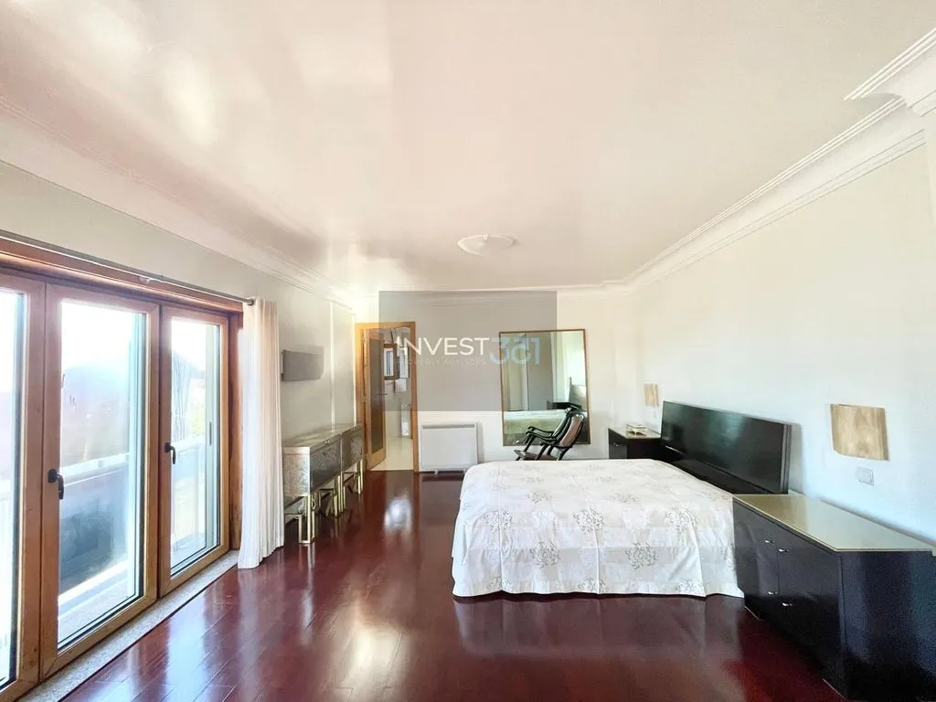 Bedrooms - Single-Story Villa with Terrace in Porto