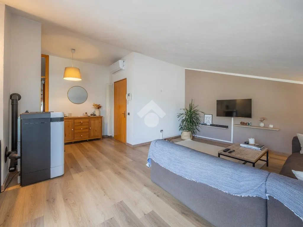 Soggiorno - 4-Bedroom Apartment with Terrace in Dolcè