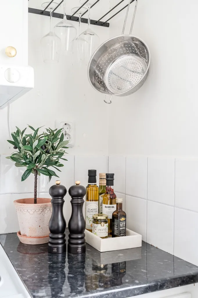 Cuisine - Charming One-Bedroom Flat with Low Rent in Torsgatan