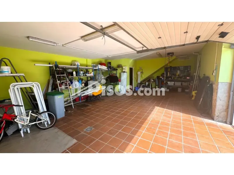 Garage - Pareded House with Garden in Revilla