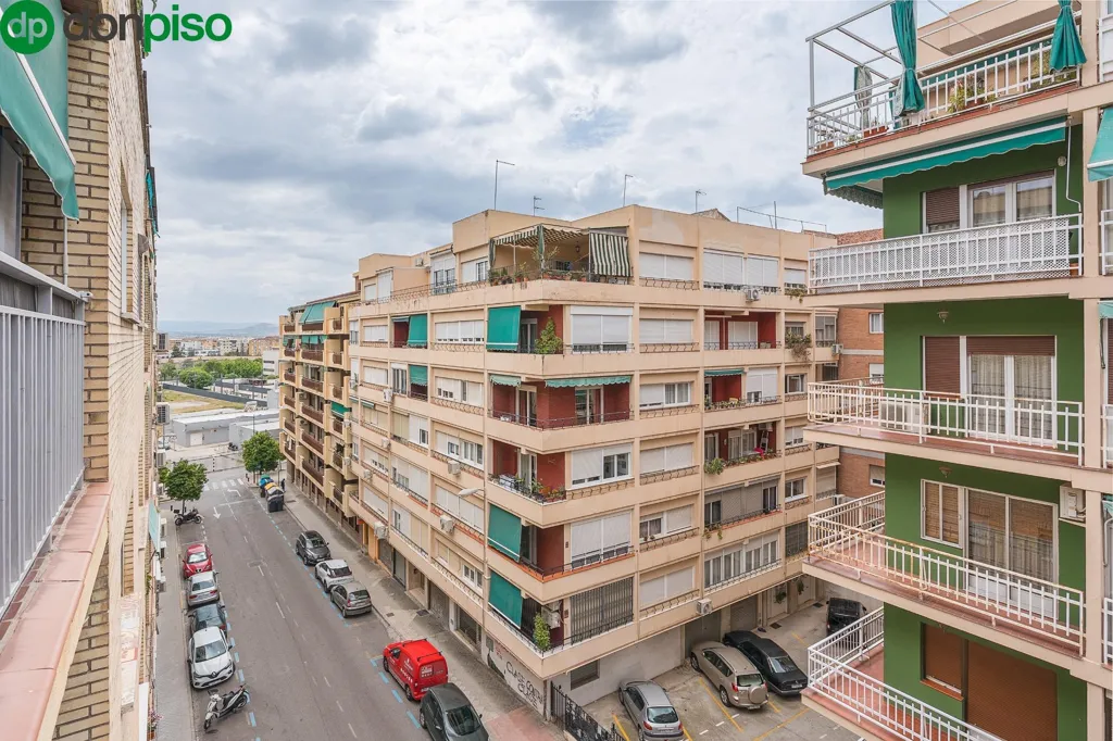 Balcon - 3-Bed Apartment with Balcony in Pajaritos, Granada