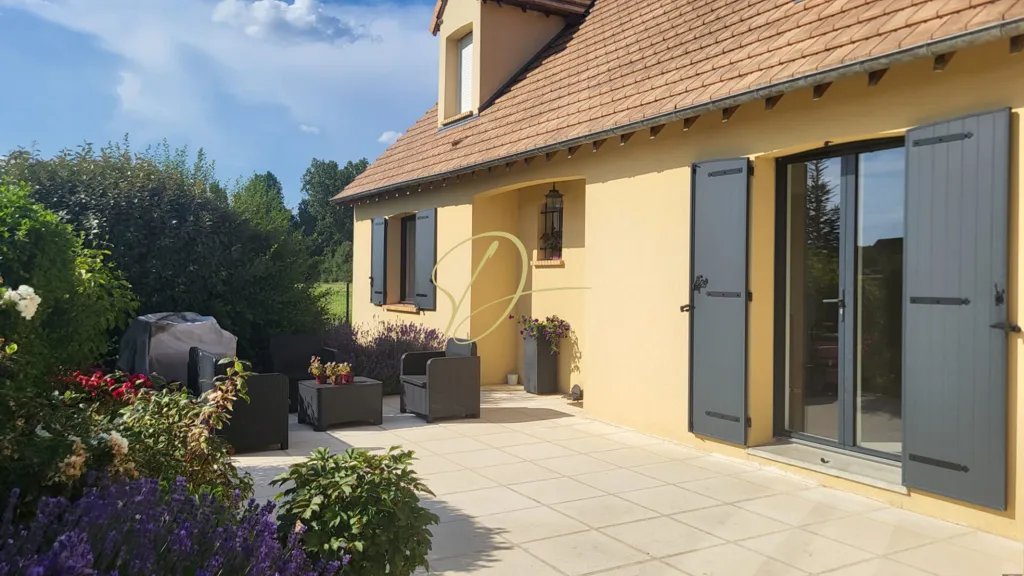 Terrasse - Maison Familiale avec Jardin et Vue Dégagée à Maintenon