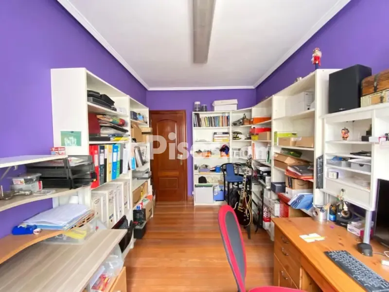 Bureau - Apartment with Balcony in Algorta Centre