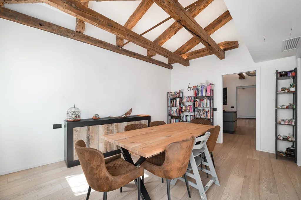 Söögituba - Renovated Flat with Central Location in Venice