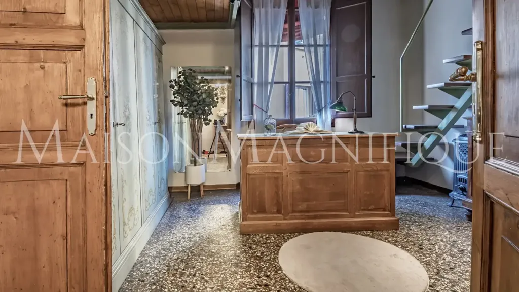 Hallway - Historic Apartment with Views in Bologna Centre