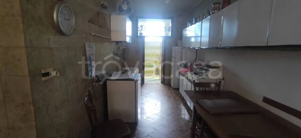 Cuisine - Historic Villa with Loggia in Caserta