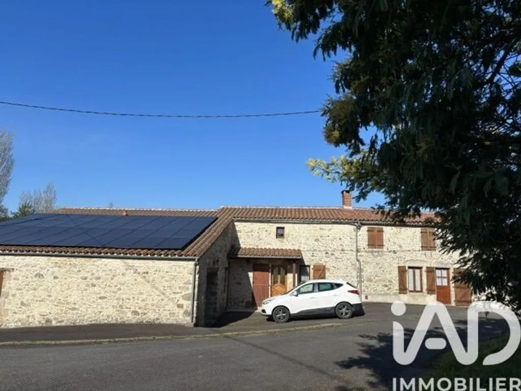 Extérieur - Villa Luxueuse avec Piscine à Aizenay