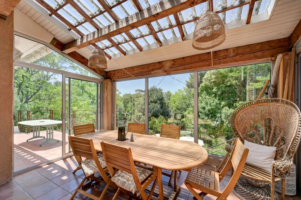 Terrasse - Maison Luxueuse avec Vue Panoramique à Aix-en-Provence