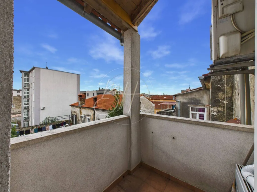 Rõdu - Apartment with Balcony in Pula Centre