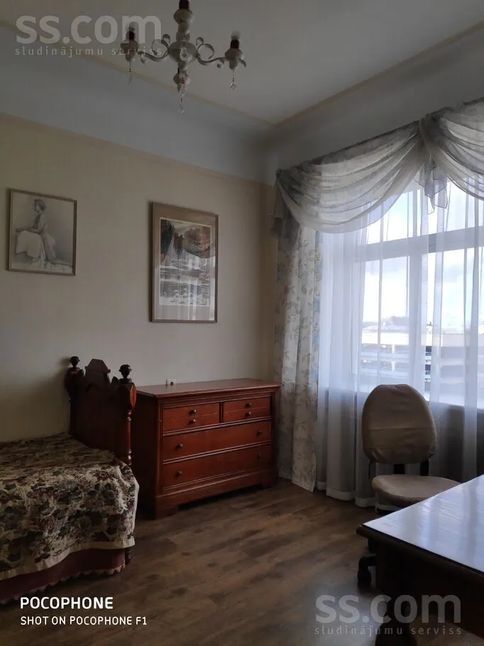 Chambres - Three-Bedroom Apartment with Artistic Interior in Riga Centre