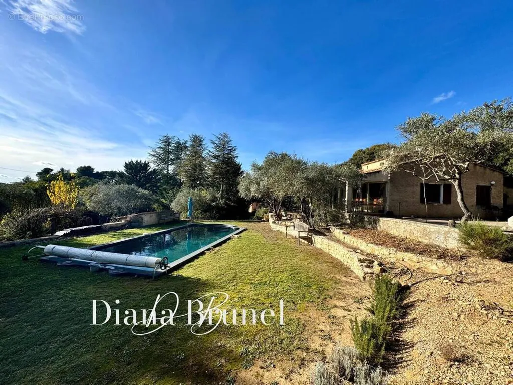 Bassein - Maison with Pool in La Bastide-Des-Jourdans