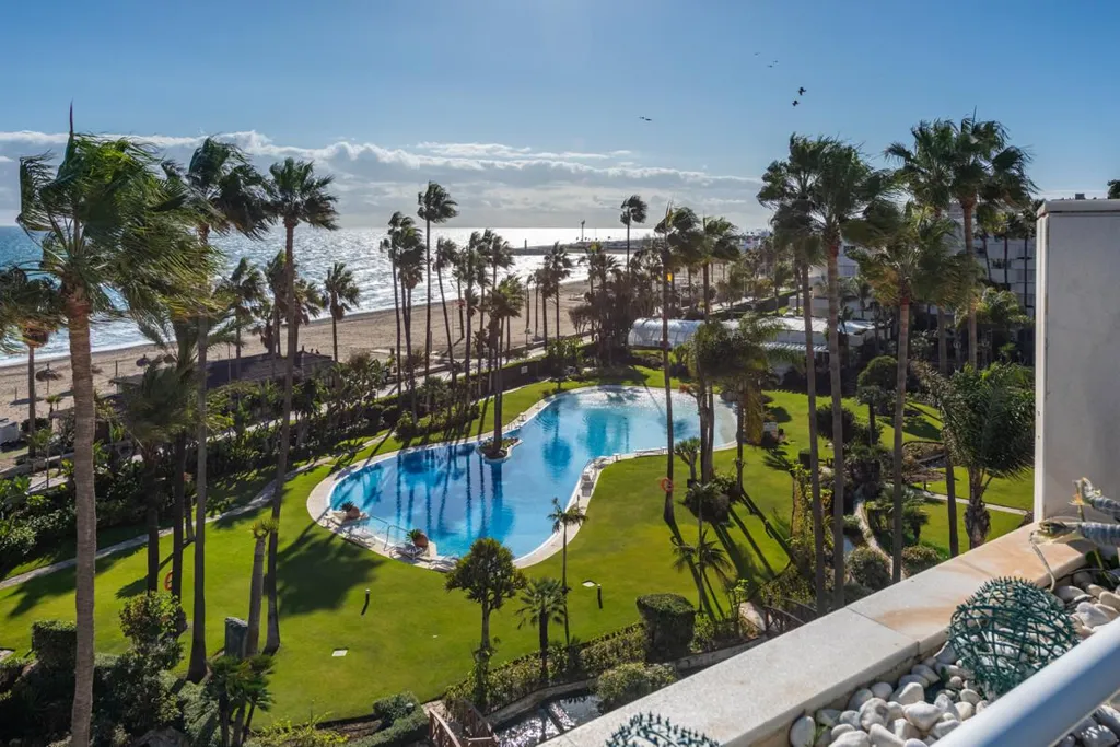Piscine - Duplex Penthouse with Sea Views in Puerto Banús
