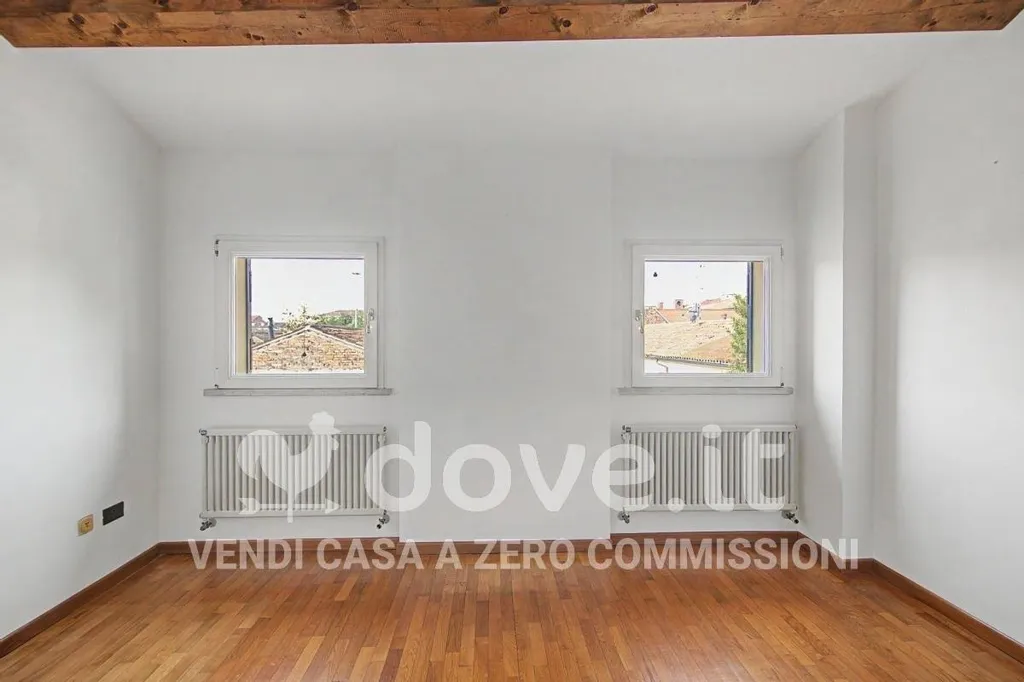 Pièces - Terraced House with Private Garden in Ferrara