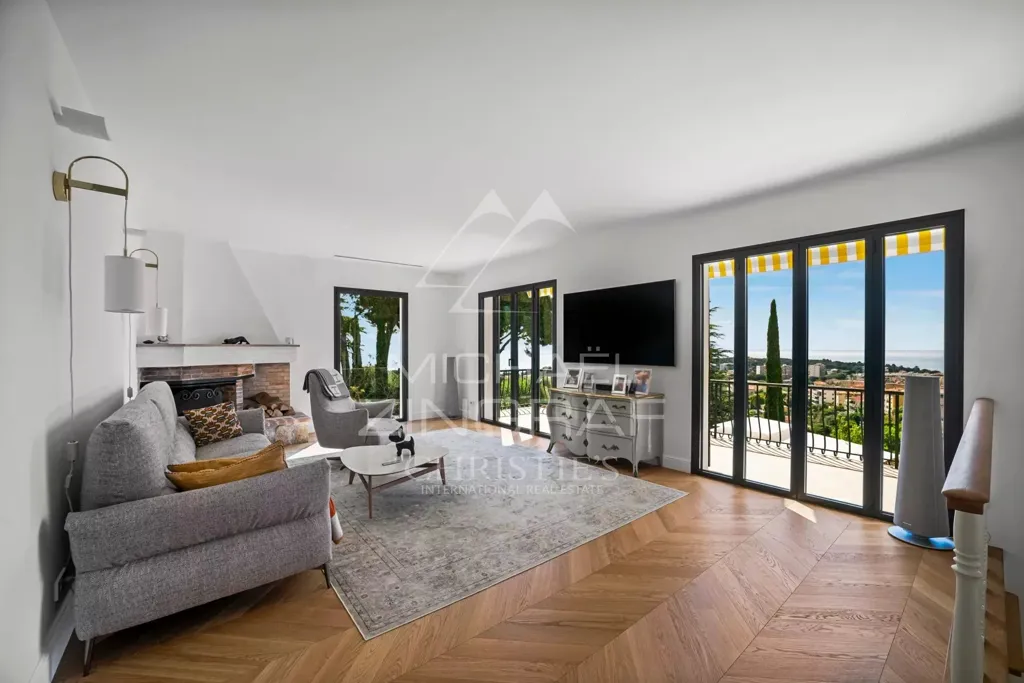 Living Room - Luxury Villa with Sea View in Roquebrune-Cap-Martin