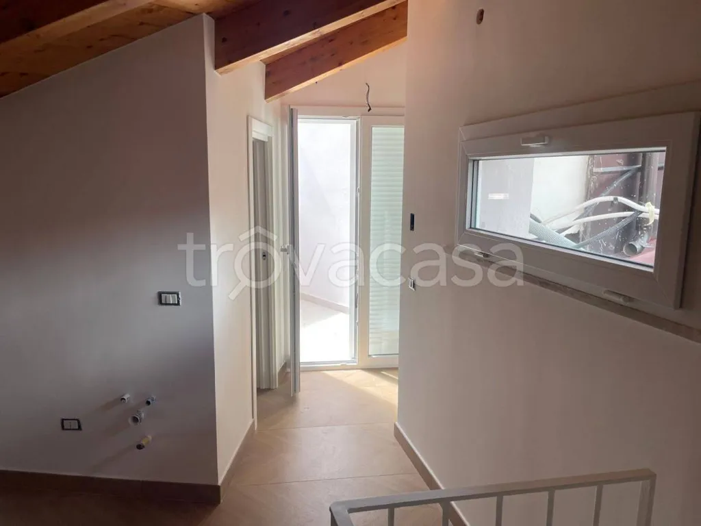 Pièces - Modern Villa with Balcony in Aversa