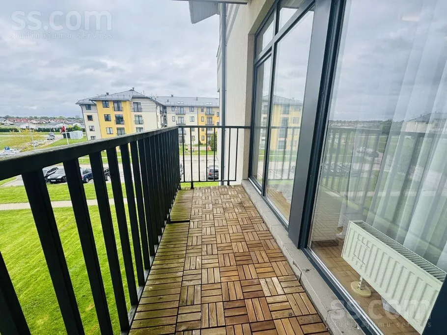 Balcon - 3-Bedroom Apartment with Terrace in Mārupe