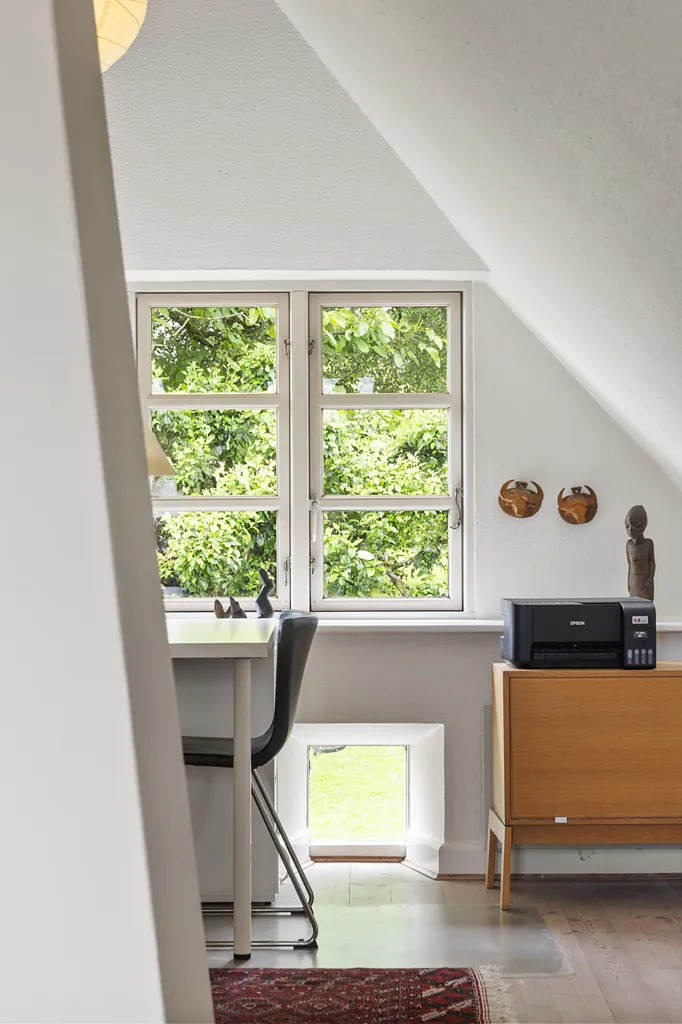Bureau - Historic Villa with Garden in Svejstrup