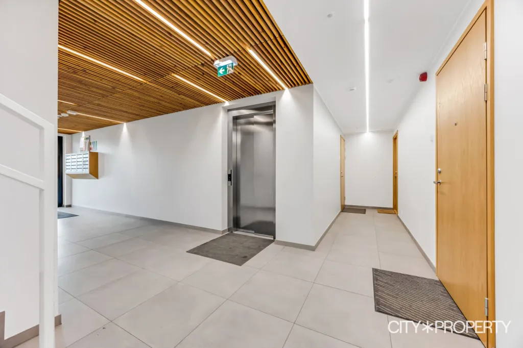 hallway_entrance