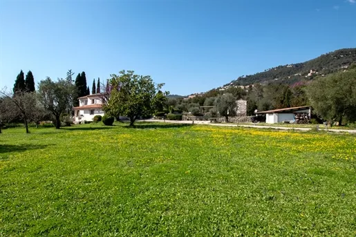 Jardin - Villa Luxueuse avec Piscine à Châteauneuf-Grasse