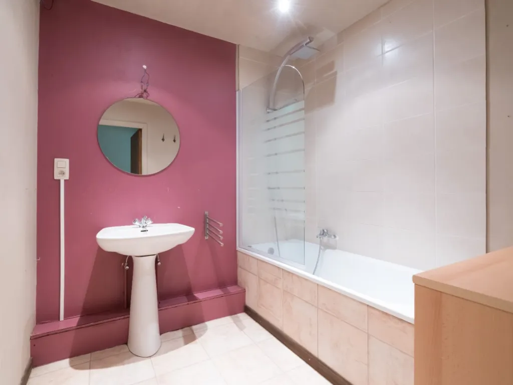 Salles de bain - Maison avec Gîte et Studio à Herbeumont