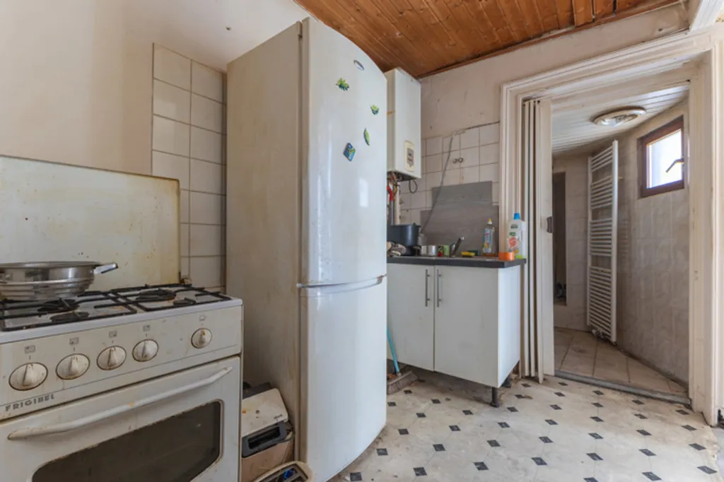 Köök - Five-Bedroom House with Terrace in Central Location