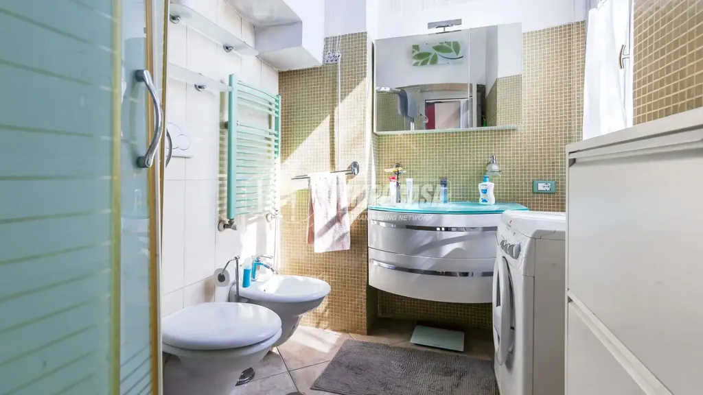 Salles de bain - Modernised Studio with Balcony in Milan