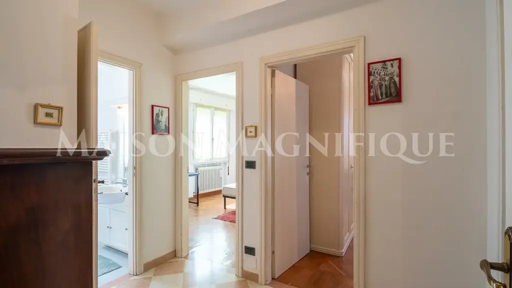 Esik - Third Floor Flat with Lift in Ferrara Centre
