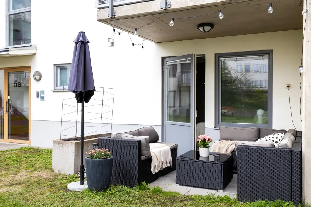 Terrace - Modern Flat with Private Terrace in Torpa