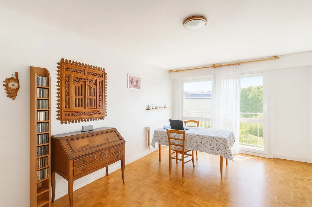 Bureau - Appartement 3 Pièces avec Parking à Dijon