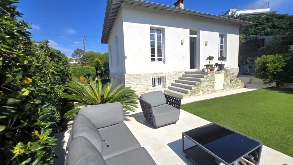 Terrass - 1930s Villa with Garden in Nice