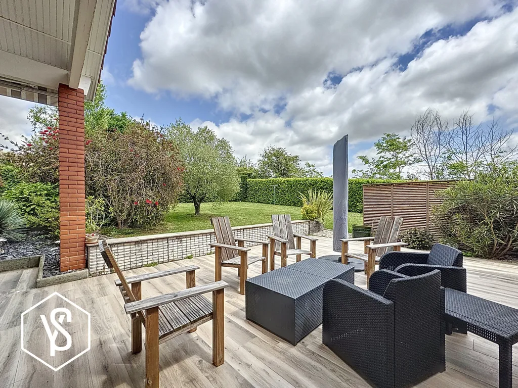 Terrasse - Villa d'Architecte avec Piscine à Escalquens