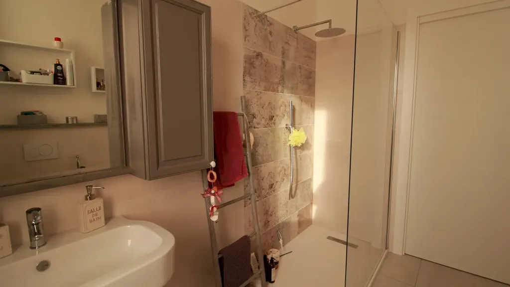 Vannitoad - Elegant Bilocale with Balcony in Saluzzo
