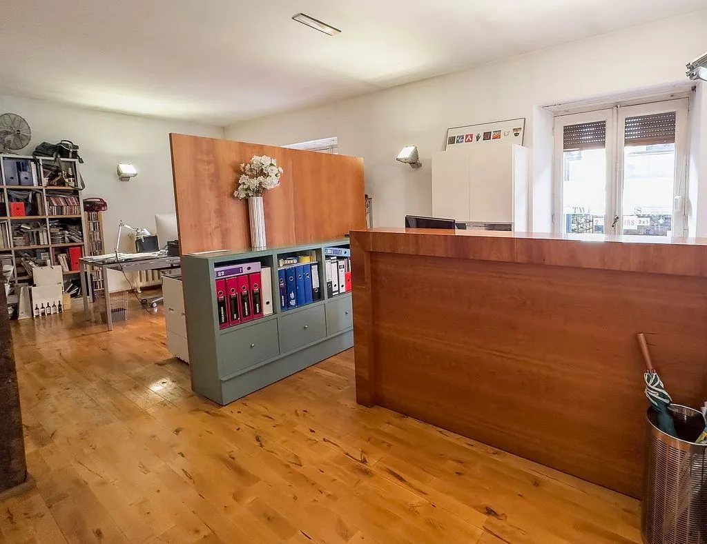 Bureau - Modern Flat with Street Views in Vitoria Centre