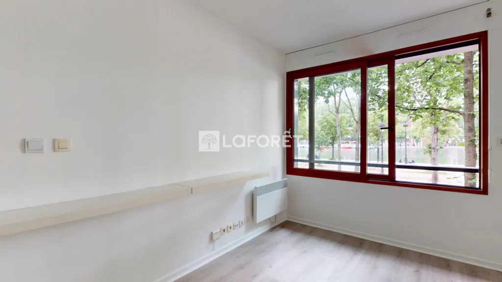Pièces - Studio avec Vue Canal à Paris 19ème
