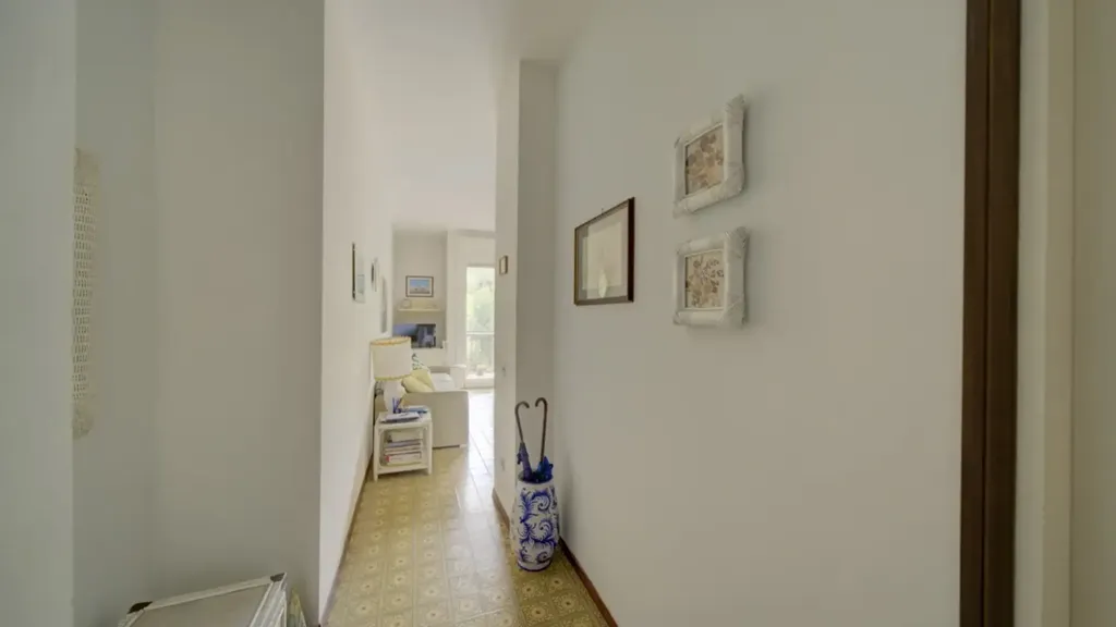 Esik - Spacious Duplex with Pools in Rapallo