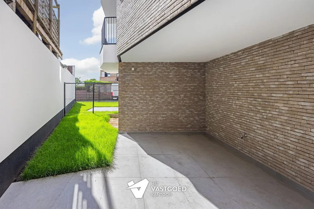 Giardino - Ground Floor Apartment with Terrace in Central Location