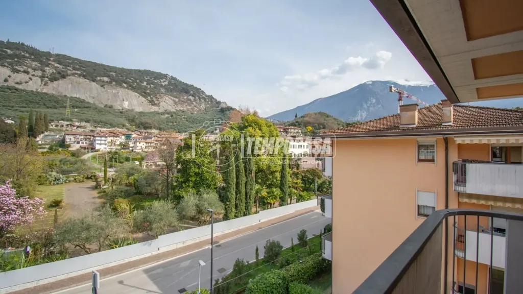 Rõdu - Spacious Apartment with Terraces in Arco